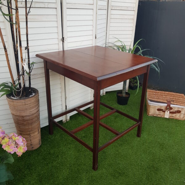 Ocassional Victorian Side Table