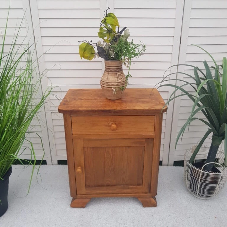 Cabinet – Victorian Style – Rustic Pine Cabinet – Victorian Style – Rustic Pine