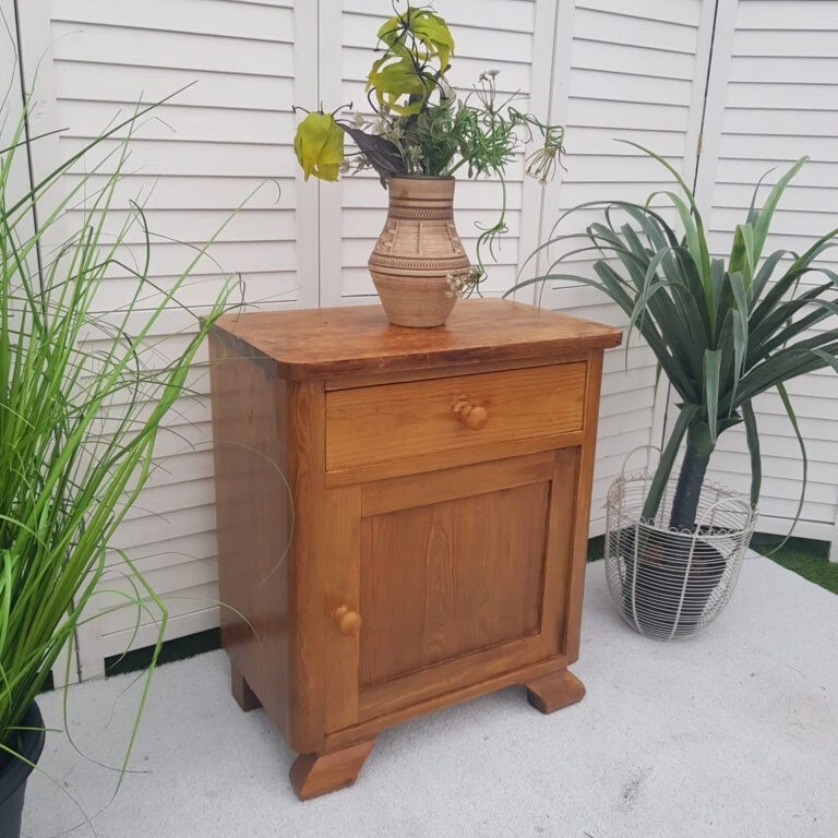 Cabinet – Victorian Style – Rustic Pine Cabinet – Victorian Style – Rustic Pine