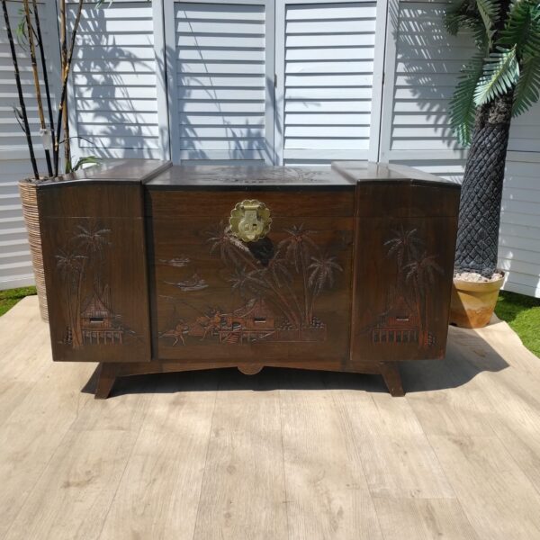 Chest - Camphor Wood - Oriental Style - Carved - Palms