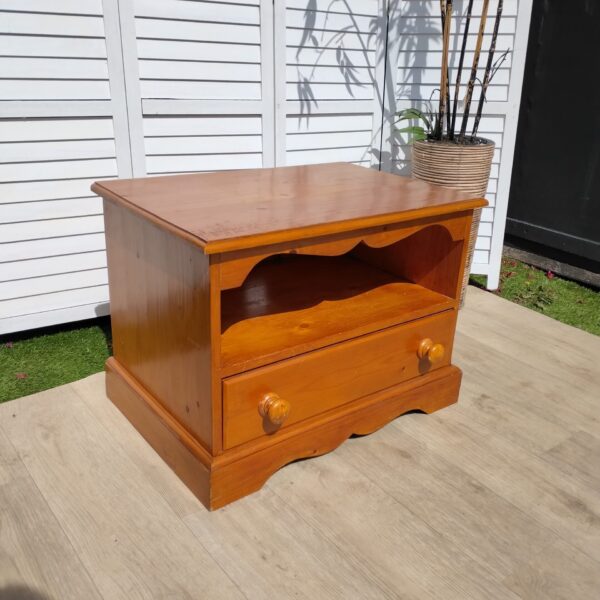 TV Cabinet - Small - Pine - Modern