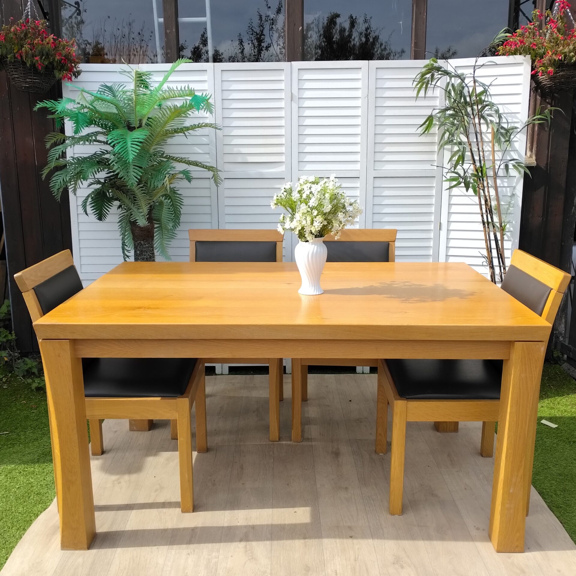 Dining Table and Four Chairs - Modern - Oak Dining Table and Four Chairs - Modern - Oak