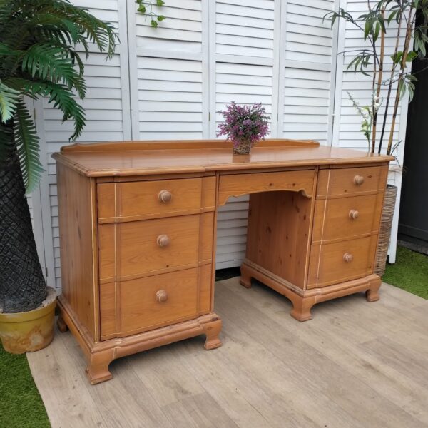 Dressing Table - Twin Pedestal - Younger Furniture