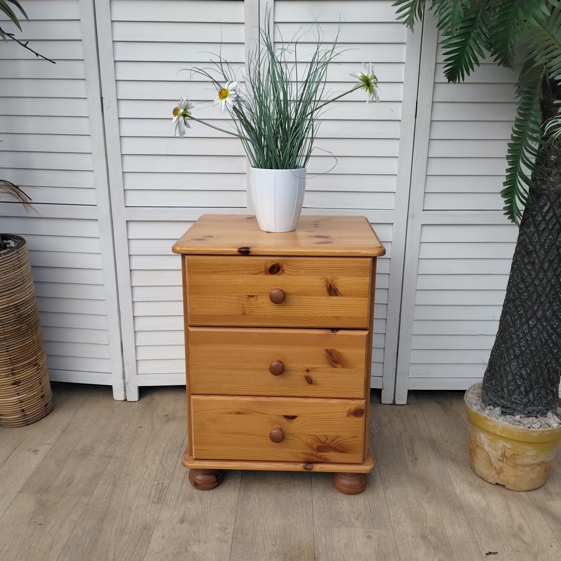 Chest of Drawers - Bedside - Modern - Pine Chest of Drawers - Bedside - Modern - Pine