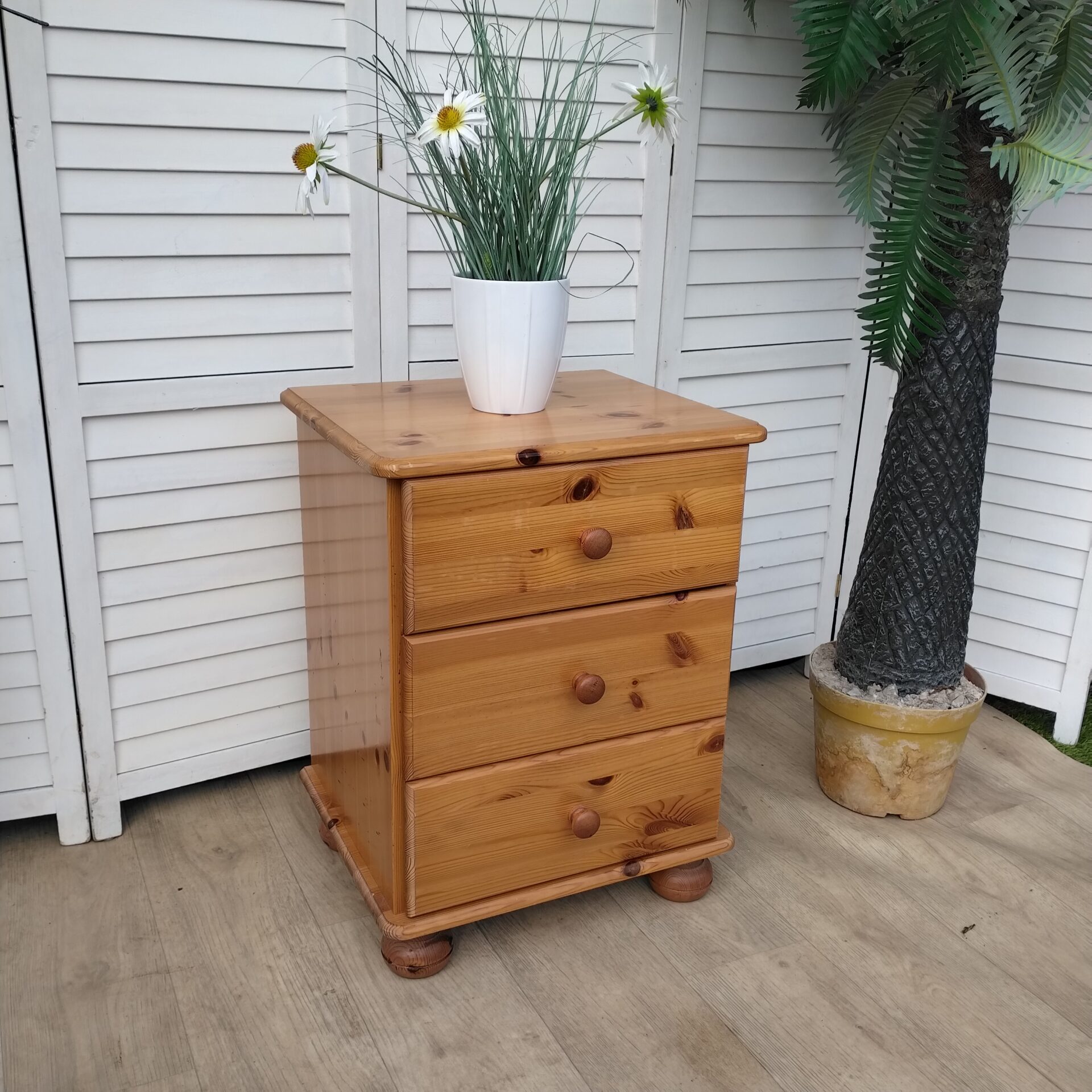 Chest of Drawers - Bedside - Modern - Pine Chest of Drawers - Bedside - Modern - Pine