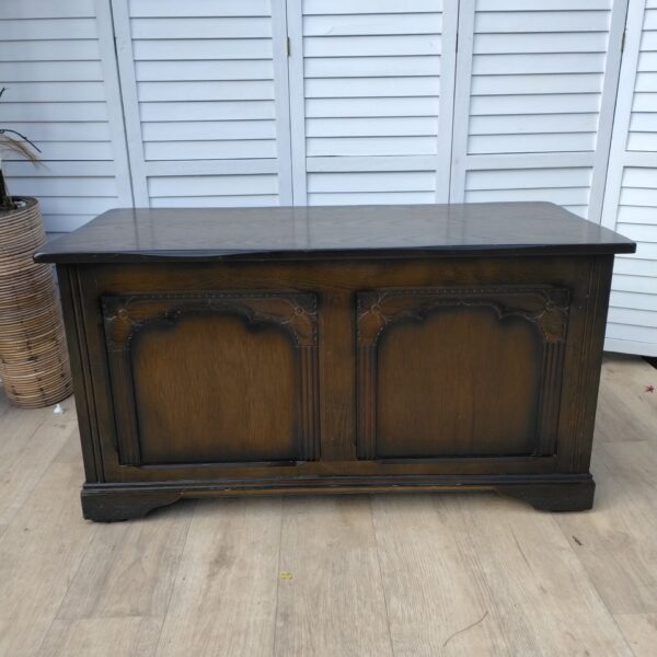 Blanket Box - Bedding Chest - Vintage