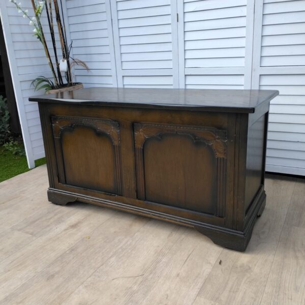 Blanket Box - Bedding Chest - Vintage